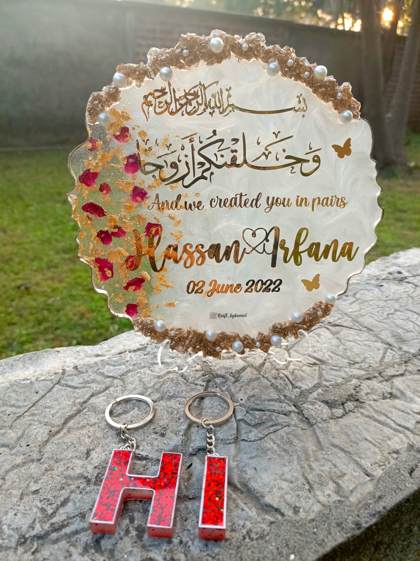 Customized Resin Plaque for Couples | Rose Petals Variant