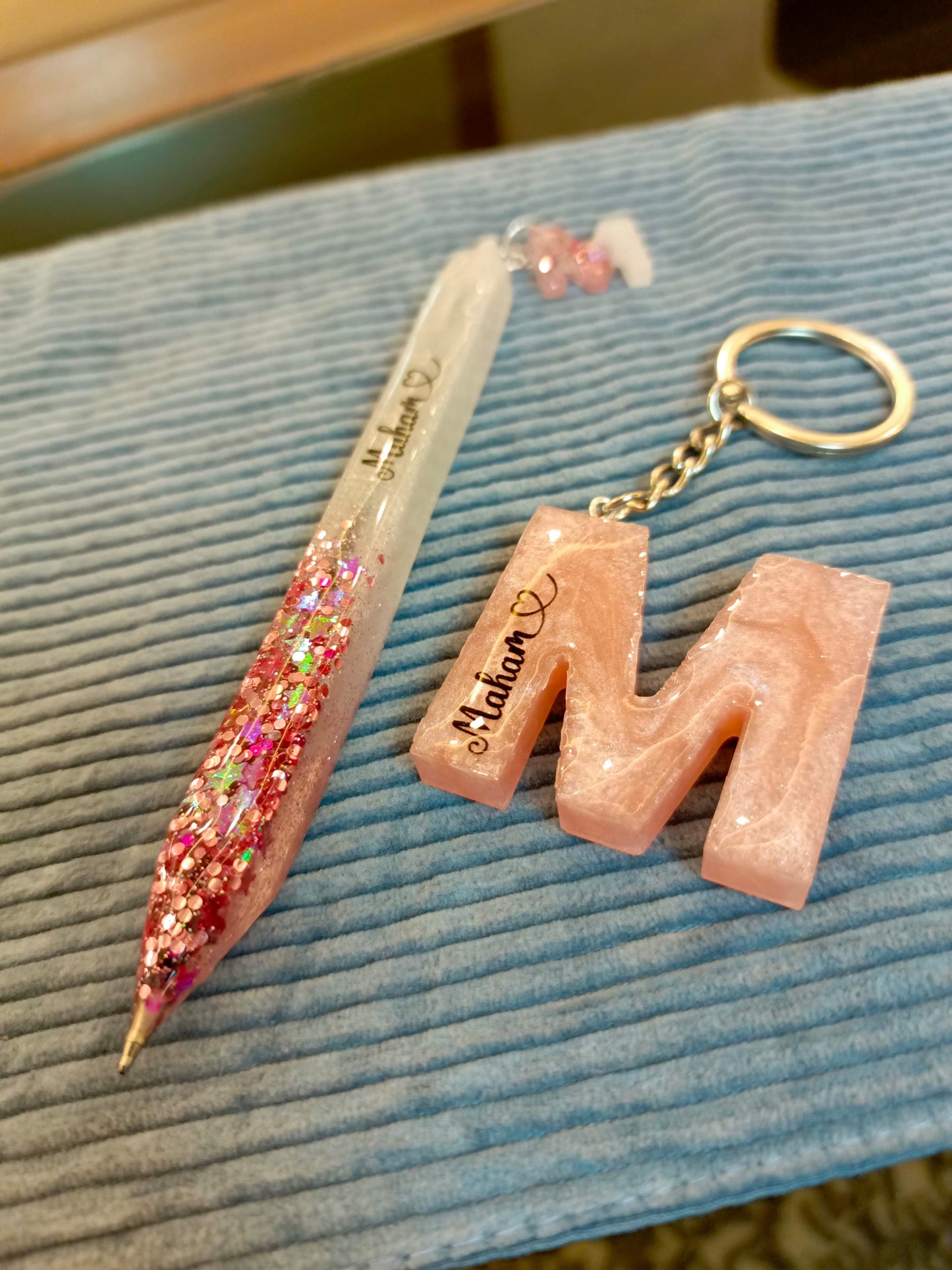 Customized Resin Letter Keychain and Ballpoint Pen with Name