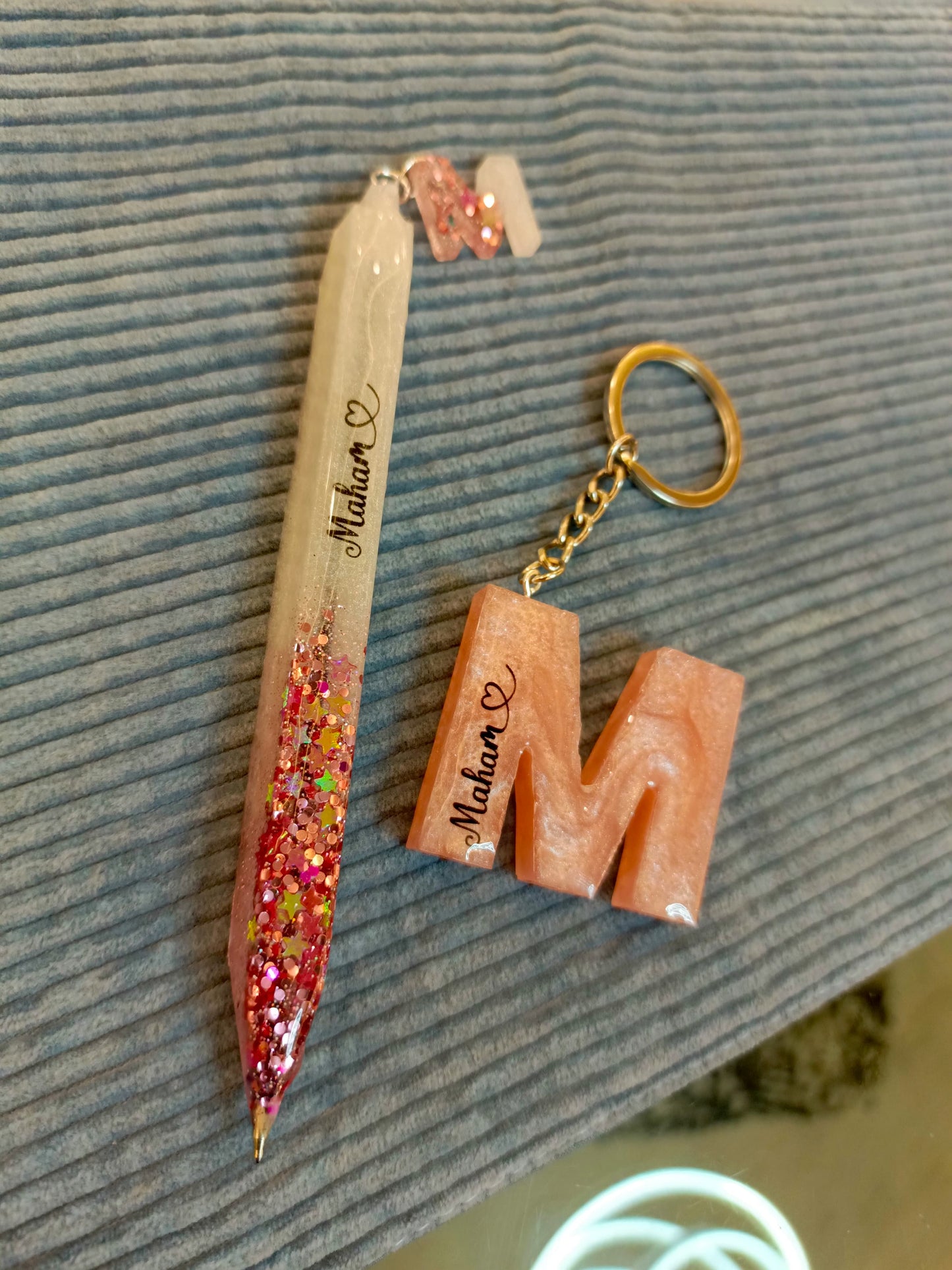 Customized Resin Letter Keychain and Ballpoint Pen with Name