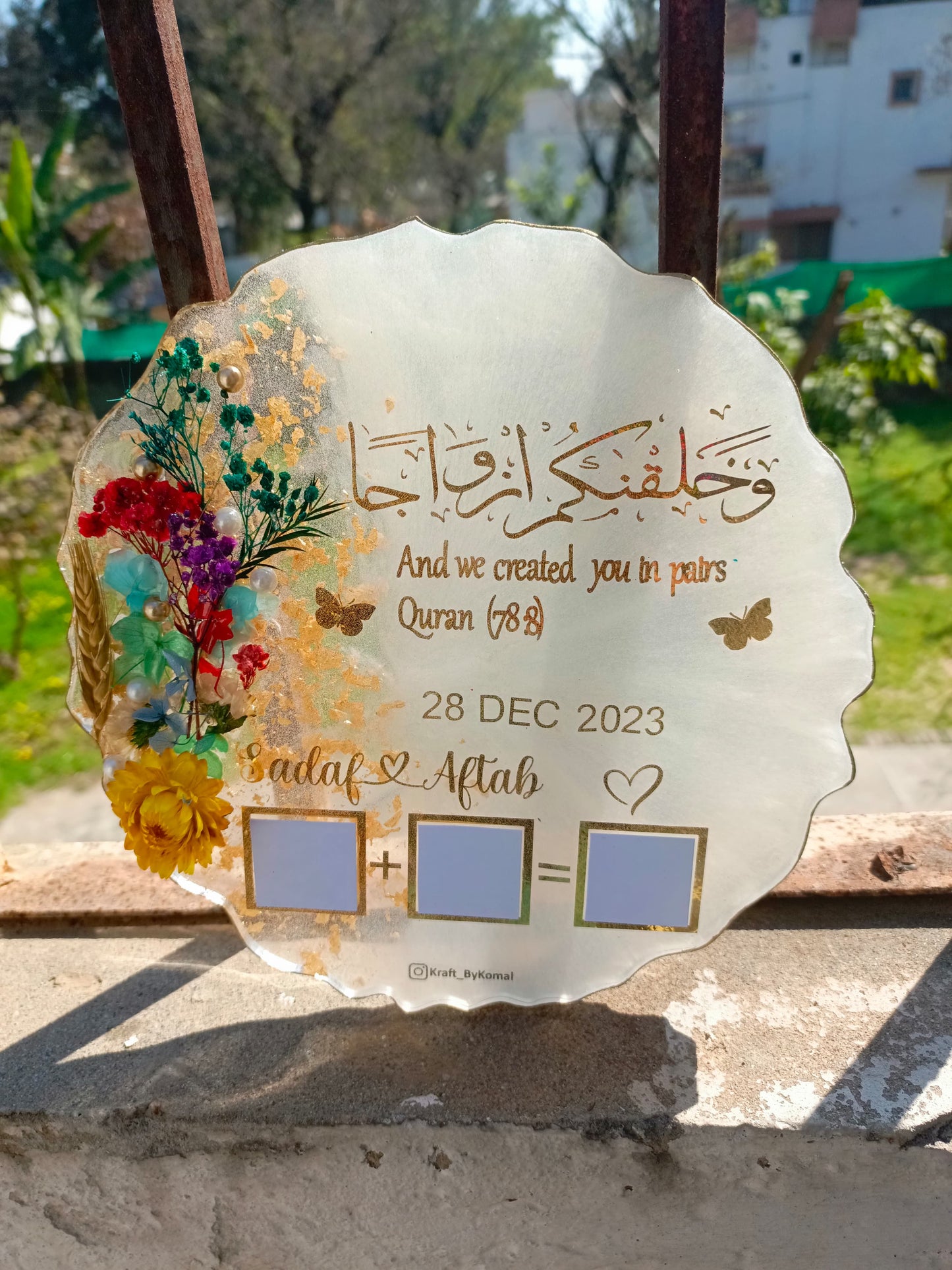 Customized 10 Inches Resin Plaque with Thumb Boxes | Yellow Flower Variant