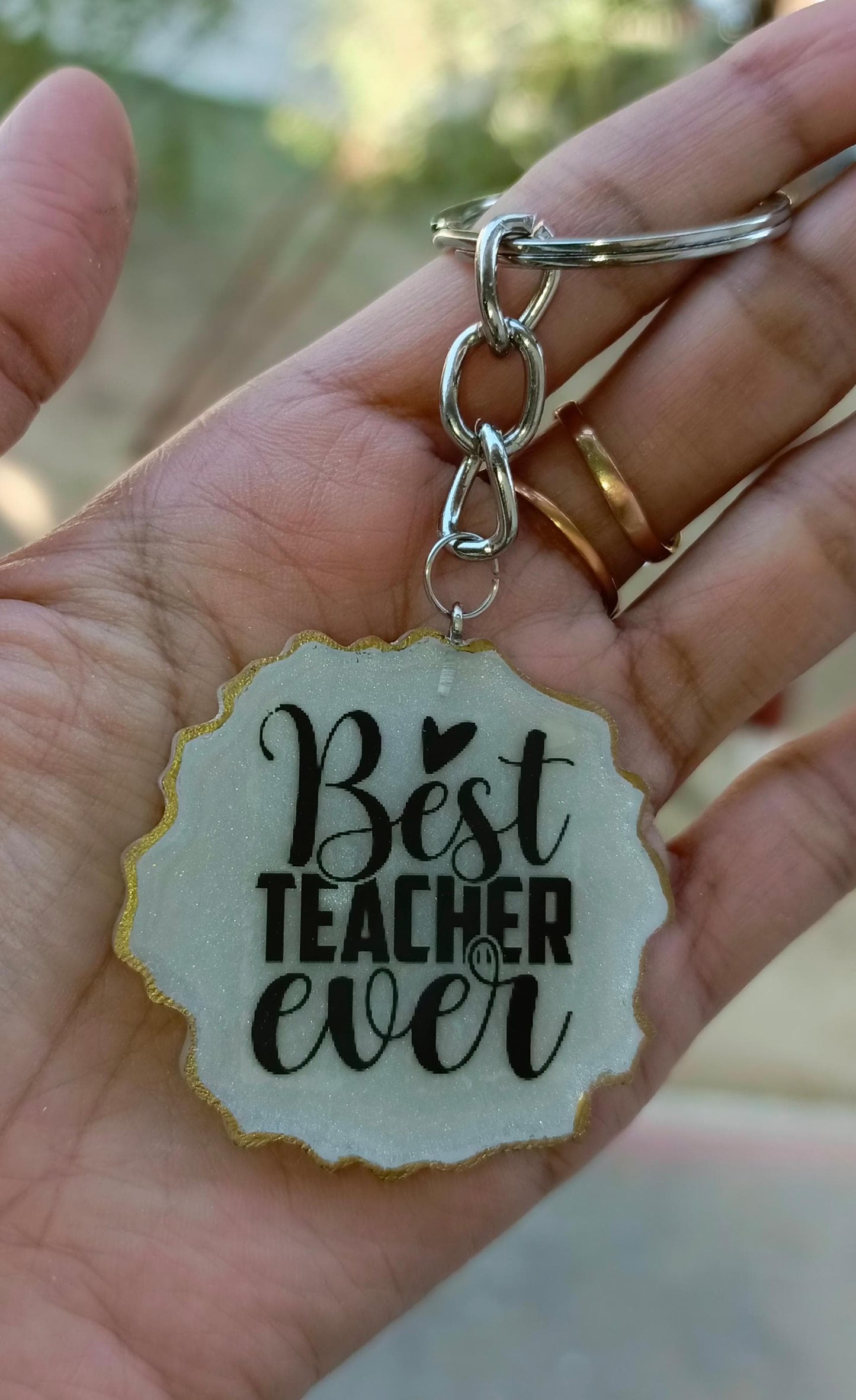 Customized 5 Inches Pink Resin Plaque with Keychain | Best Teacher Variant