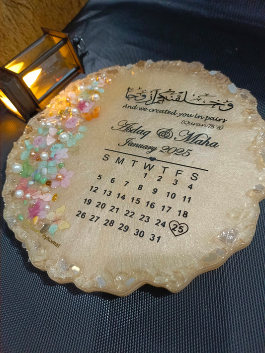 Customized 10 Inches Resin Plaque with Special Date Marked Calendar